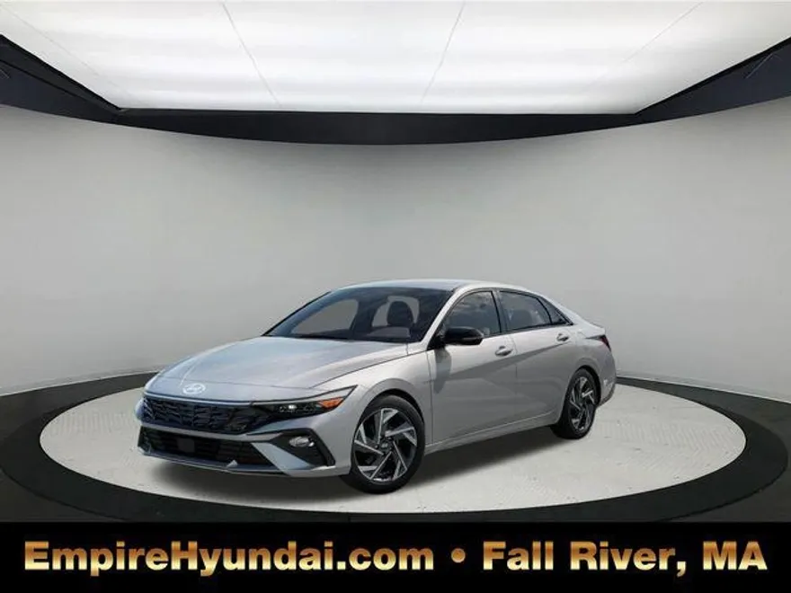 2025 Hyundai Elantra SEL Sport photo 1