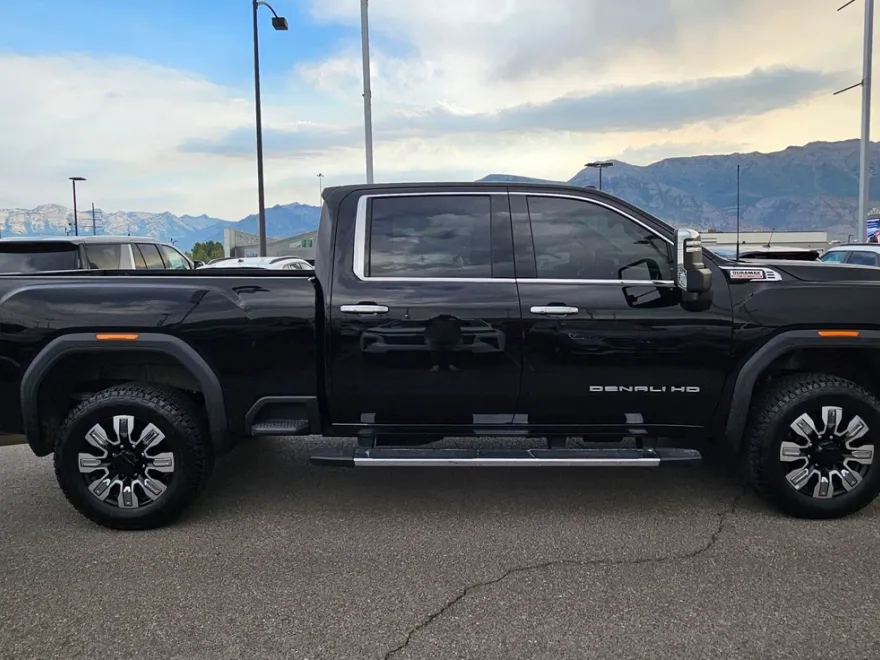 2024 Gmc Sierra HD Denali photo 1