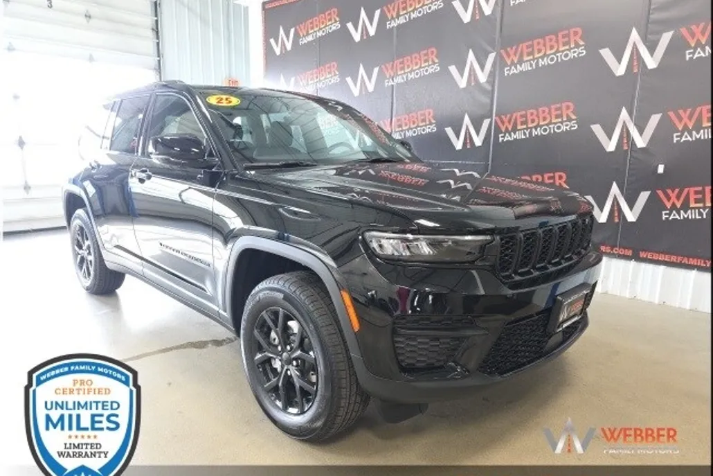 2025 Jeep Grand Cherokee Laredo Altitude photo 1