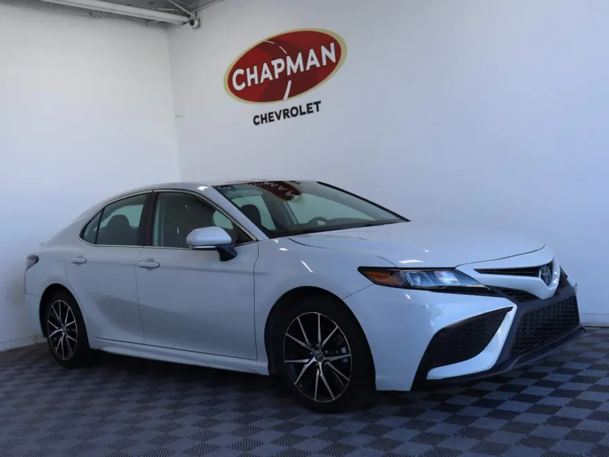 2023 Toyota Camry SE photo 1