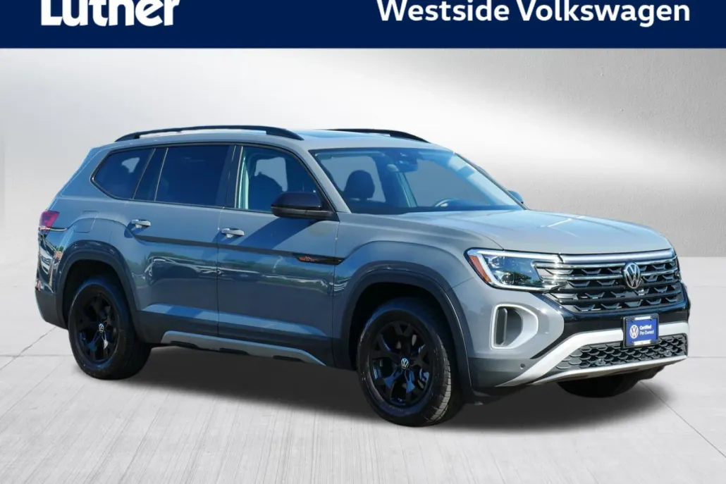 2024 Volkswagen Atlas Peak Edition SEL photo 1