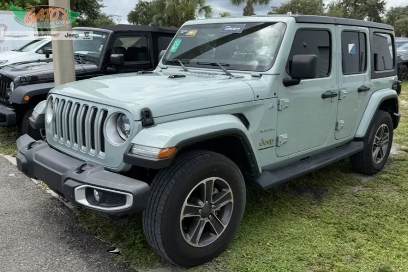2023 Jeep Wrangler Sahara photo 1
