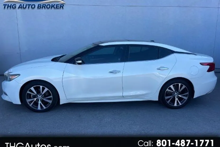 2017 Nissan Maxima SL photo 1