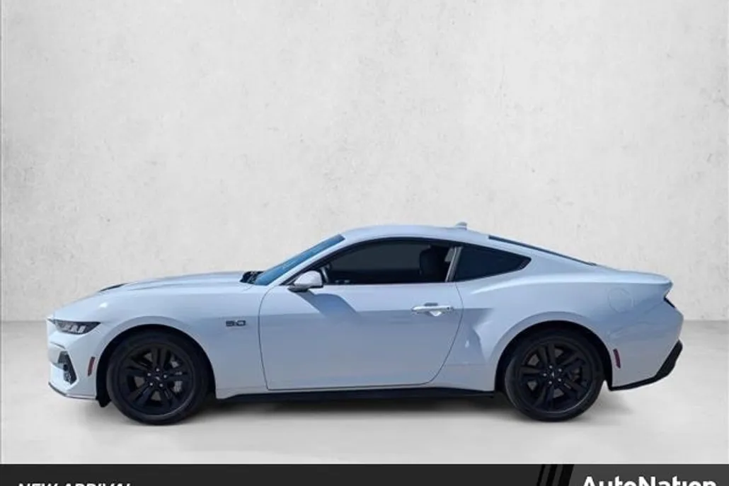 2024 Ford Mustang GT photo 1
