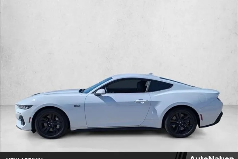 2024 Ford Mustang GT photo 1