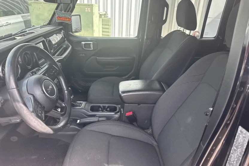 2021 Jeep Wrangler Unlimited Sport Altitude photo 1