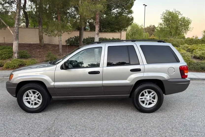 2003 Jeep Grand Cherokee Laredo photo 1