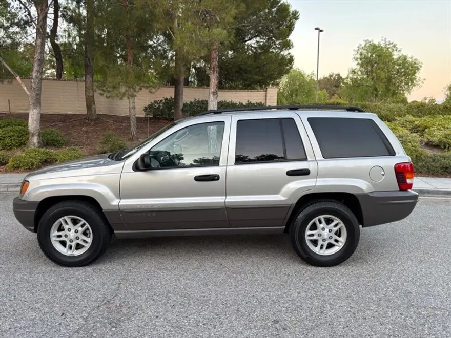 2003 Jeep Grand Cherokee Laredo photo 1