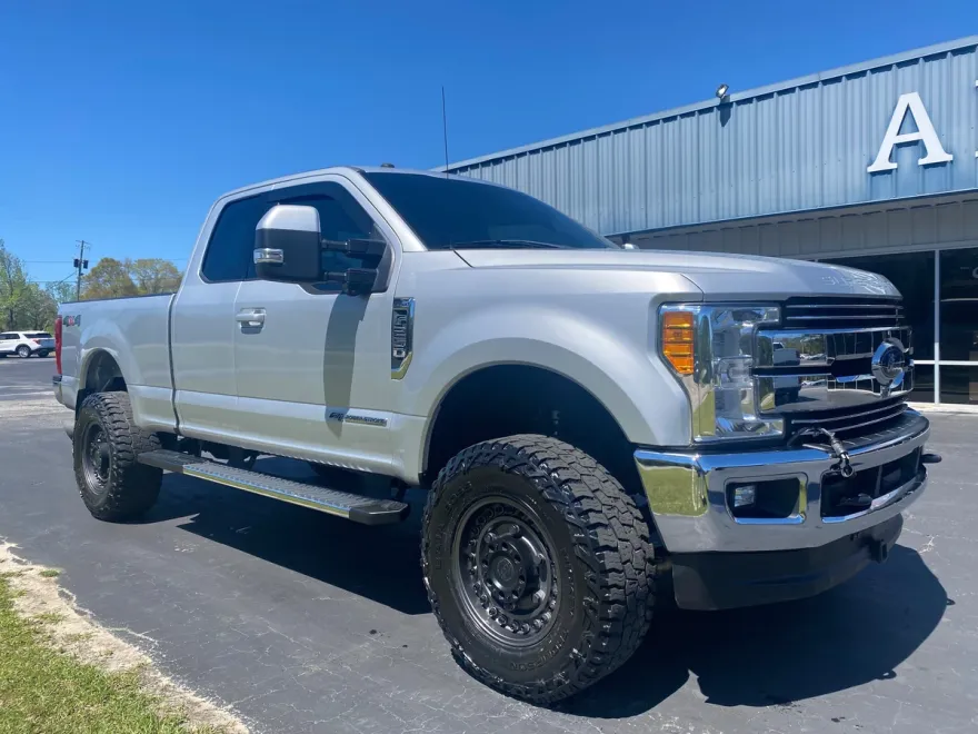 2017 Ford F-250 photo 1