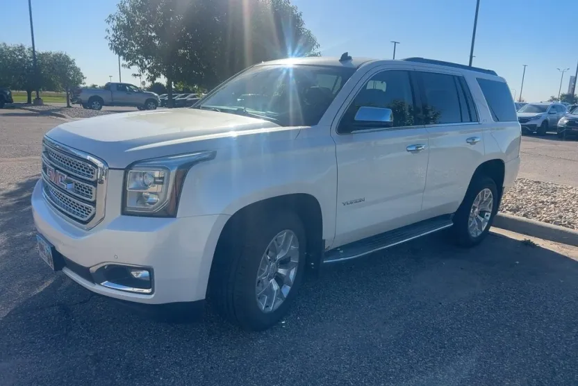 2015 Gmc Yukon SLT photo 1