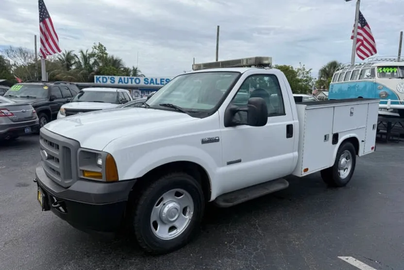 2005 Ford F-350 XL photo 1