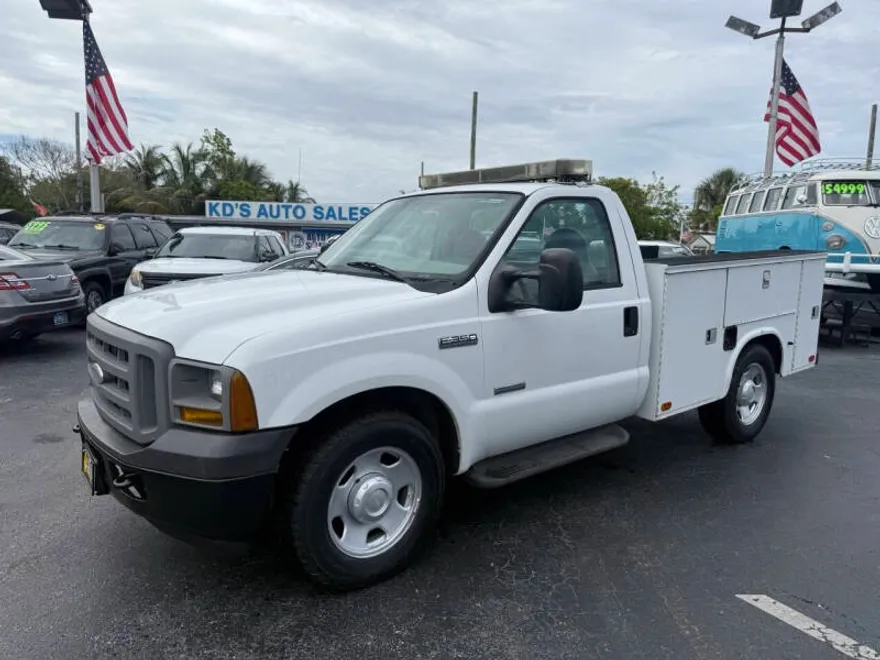 2005 Ford F-350 XL photo 1