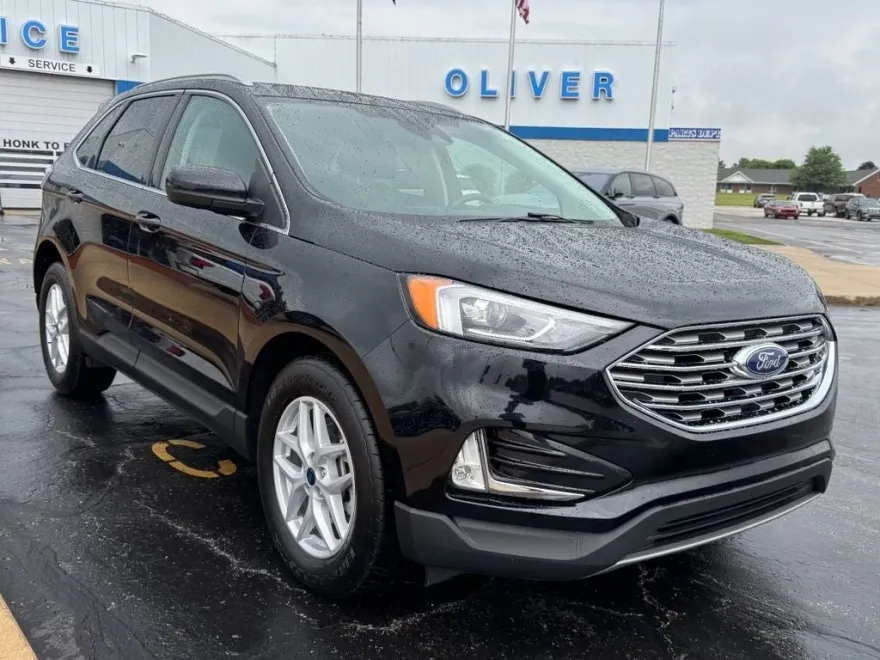 2022 Ford Edge SEL photo 1