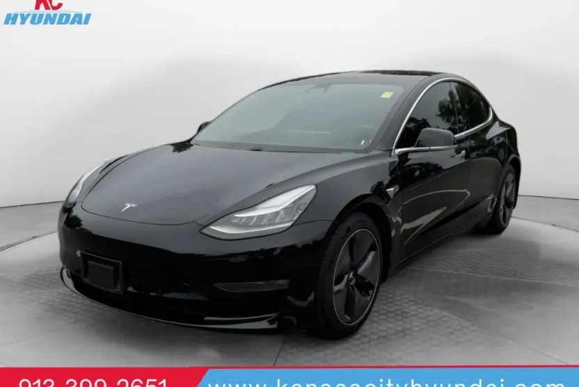 2018 Tesla Model 3 Long Range photo 1