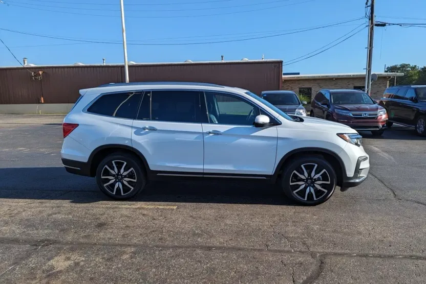 2022 Honda Pilot Touring photo 1
