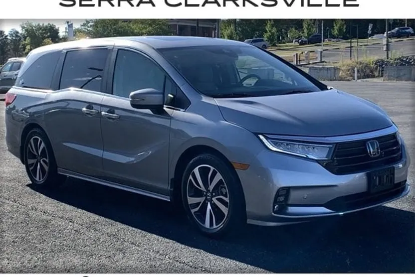 2024 Honda Odyssey Touring photo 1
