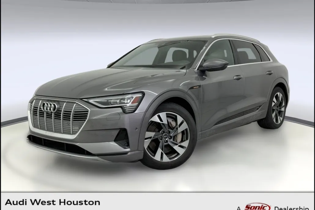 2022 Audi e-tron Premium Plus photo 1