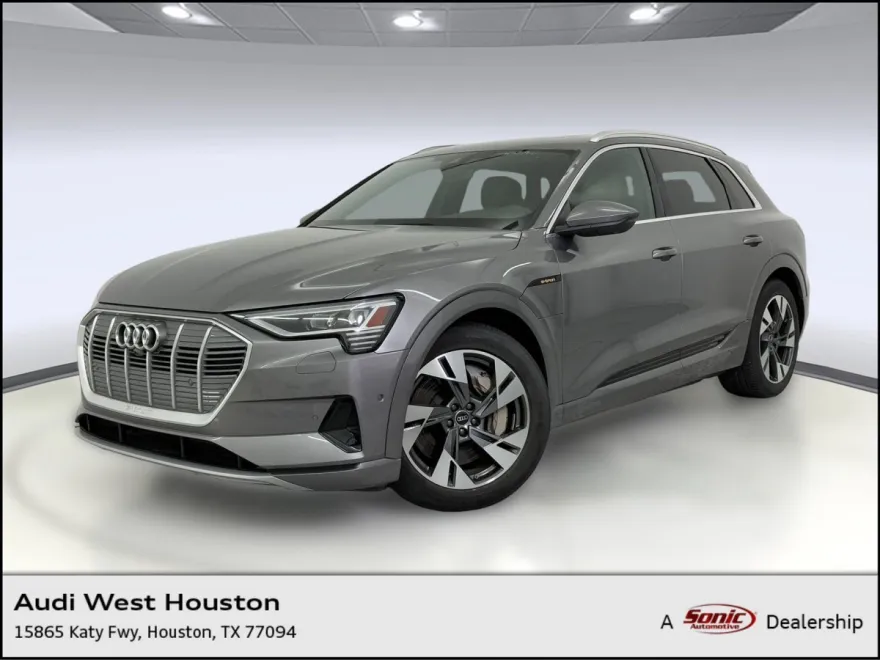 2022 Audi e-tron Premium Plus photo 1