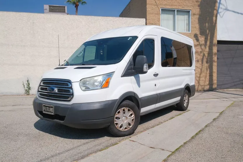 2015 Ford Transit XLT photo 1