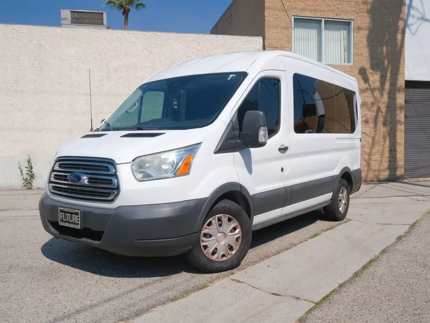 2015 Ford Transit XLT photo 1
