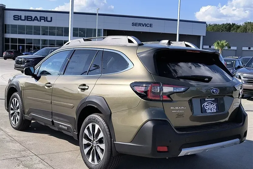 2025 Subaru Outback Touring XT photo 1