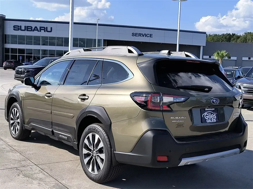 2025 Subaru Outback Touring XT photo 1
