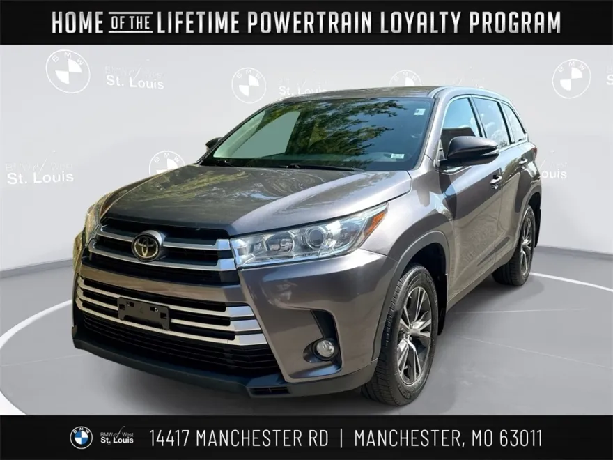 2019 Toyota Highlander LE Plus photo 1