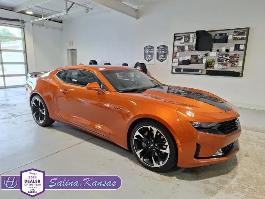 2022 Chevrolet Camaro LT1 photo 1