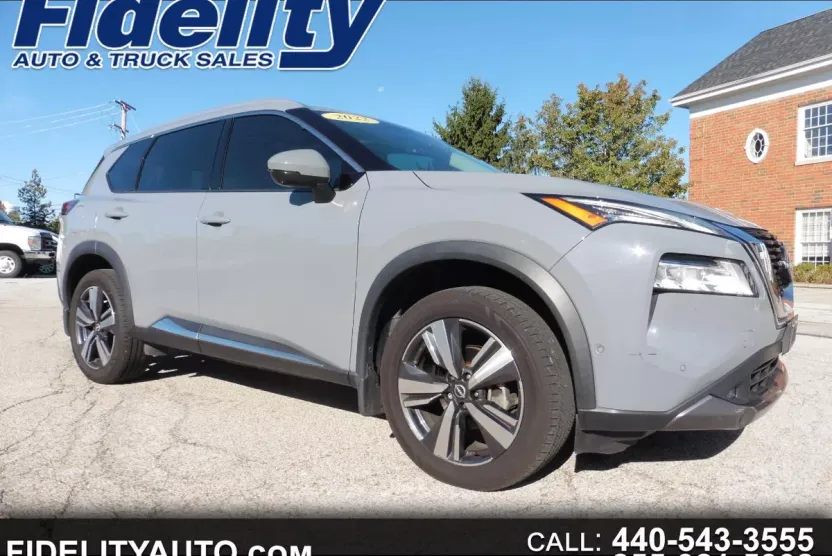 2022 Nissan Rogue SL photo 1