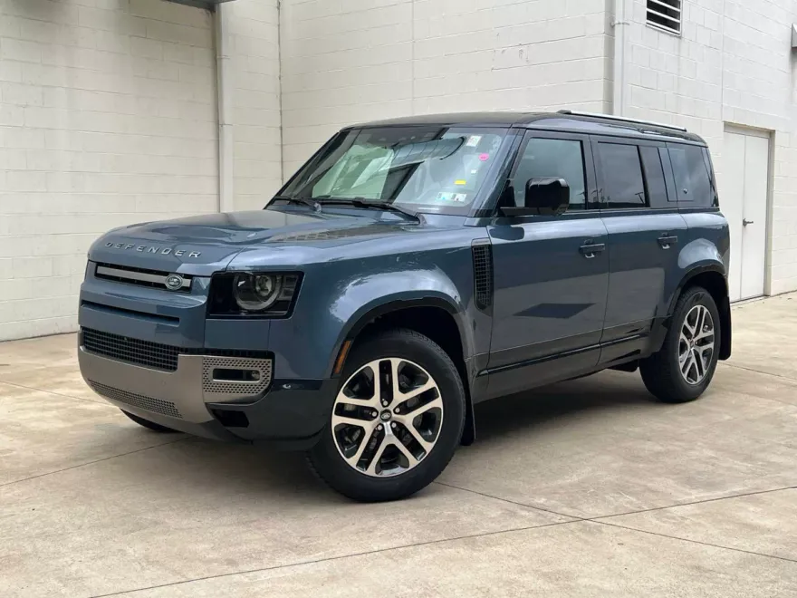 2024 Land Rover Defender X-Dynamic SE 110 photo 1