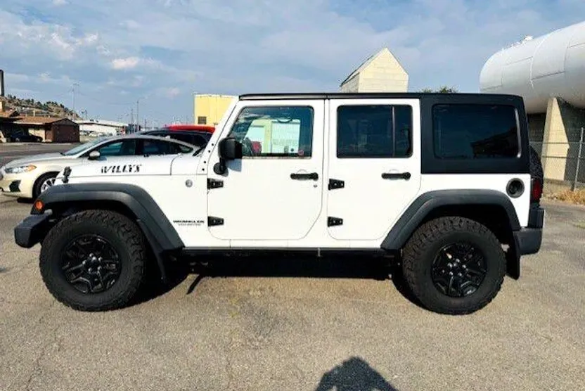 2015 Jeep Wrangler Unlimited Willys Wheeler photo 1