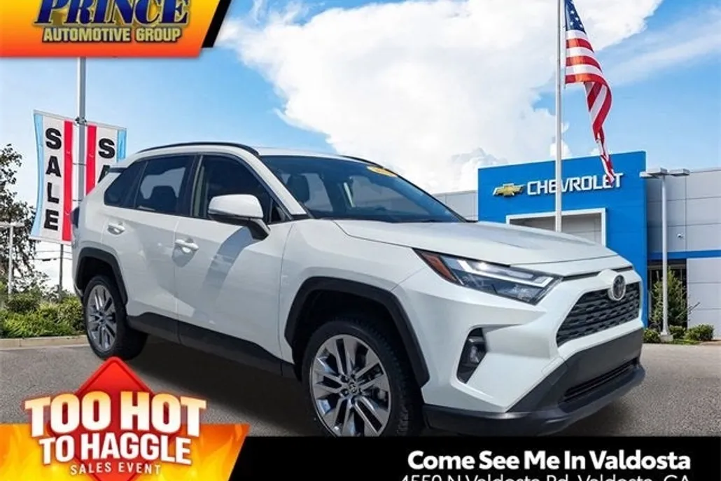2022 Toyota RAV4 XLE Premium photo 1