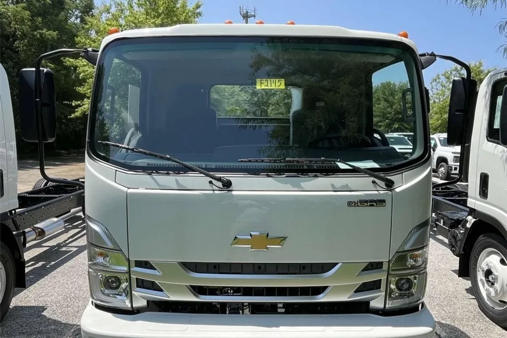2025 Chevrolet Silverado 4500HD photo 1