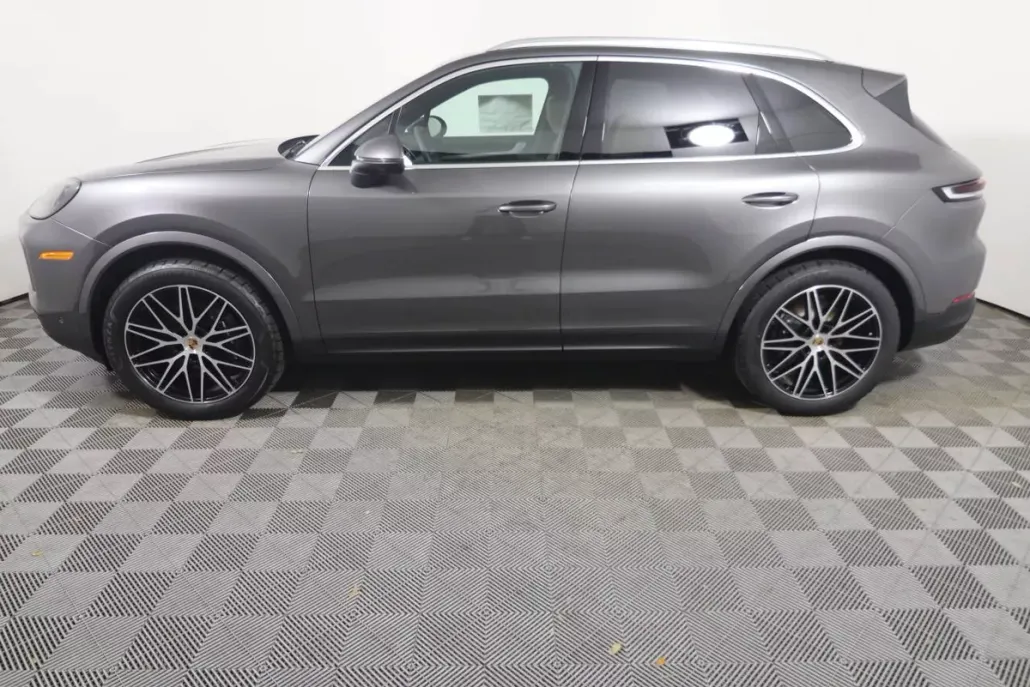 2026 Porsche Cayenne photo 1