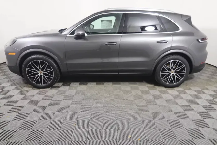 2026 Porsche Cayenne photo 1