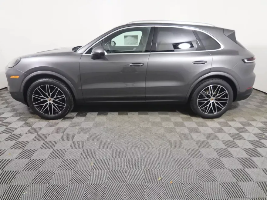 2026 Porsche Cayenne photo 1