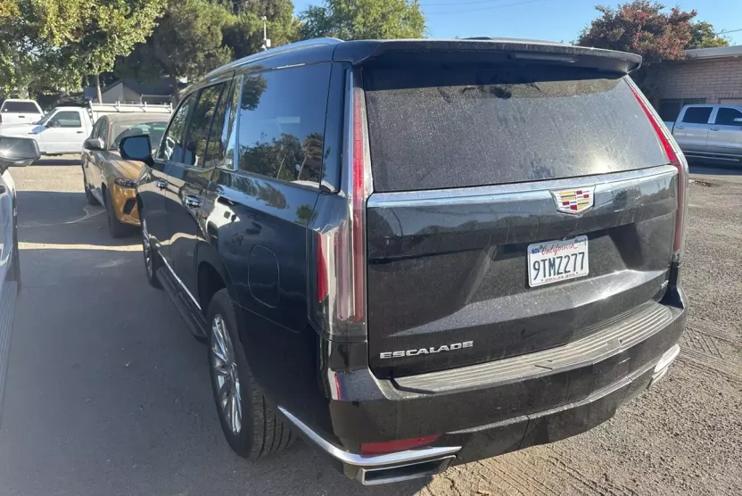 2023 Cadillac Escalade Premium Luxury photo 1