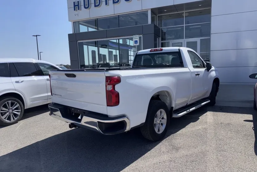 2024 Chevrolet Silverado 1500 photo 1