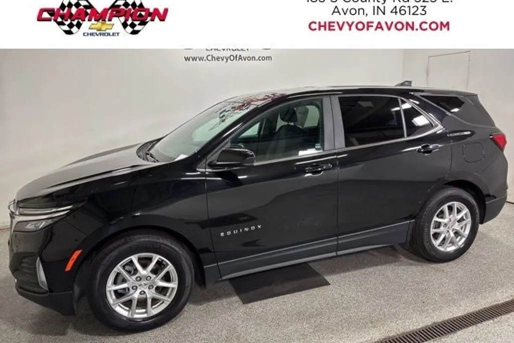 2022 Chevrolet Equinox LT photo 1