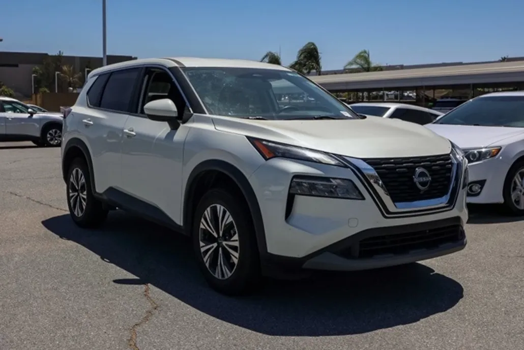 2023 Nissan Rogue SV photo 1