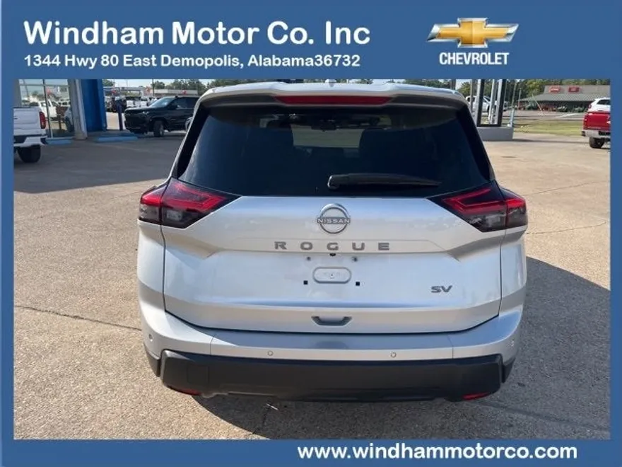 2024 Nissan Rogue SV photo 1