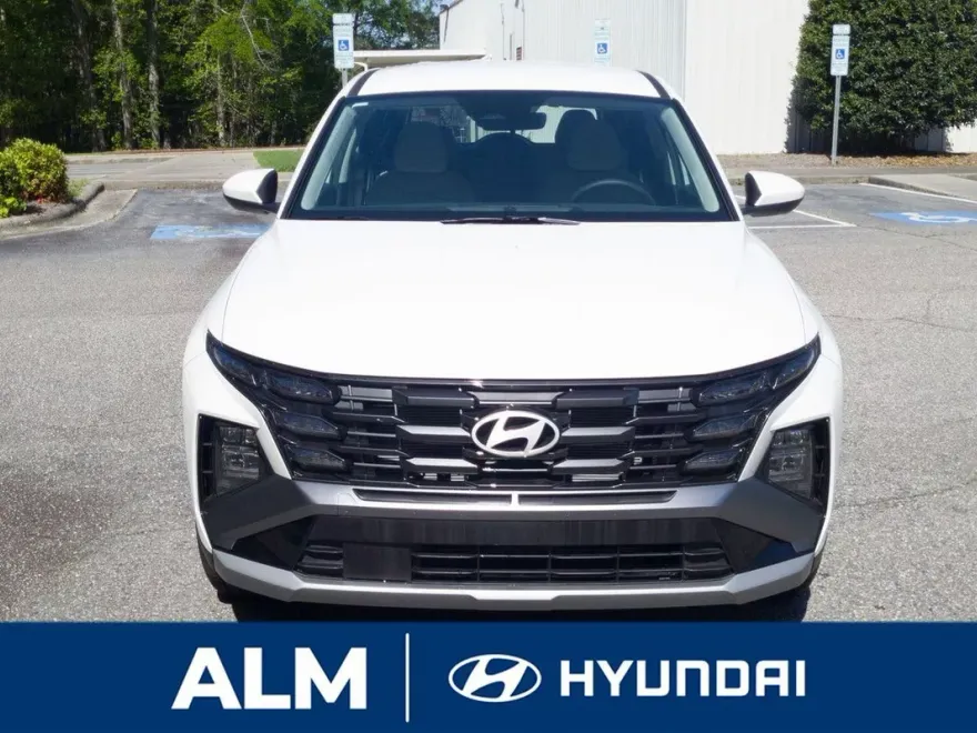 2025 Hyundai Tucson SE photo 1