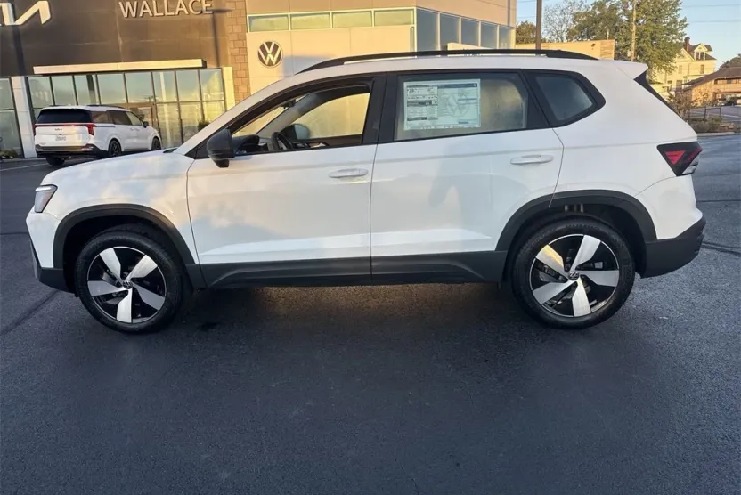 2025 Volkswagen Taos S photo 1