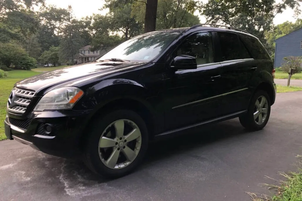 2011 Mercedes Benz ML 350 4MATIC photo 1