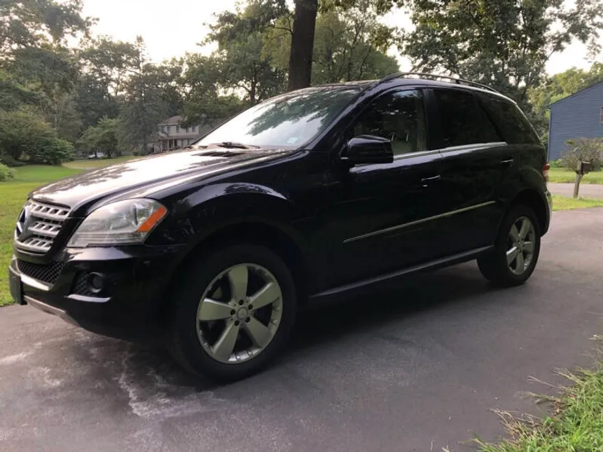 2011 Mercedes Benz ML 350 4MATIC photo 1
