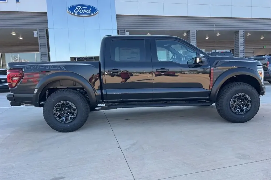 2025 Ford F-150 Raptor photo 1