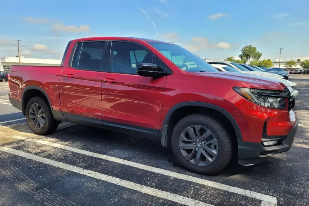 2023 Honda Ridgeline Sport photo 1