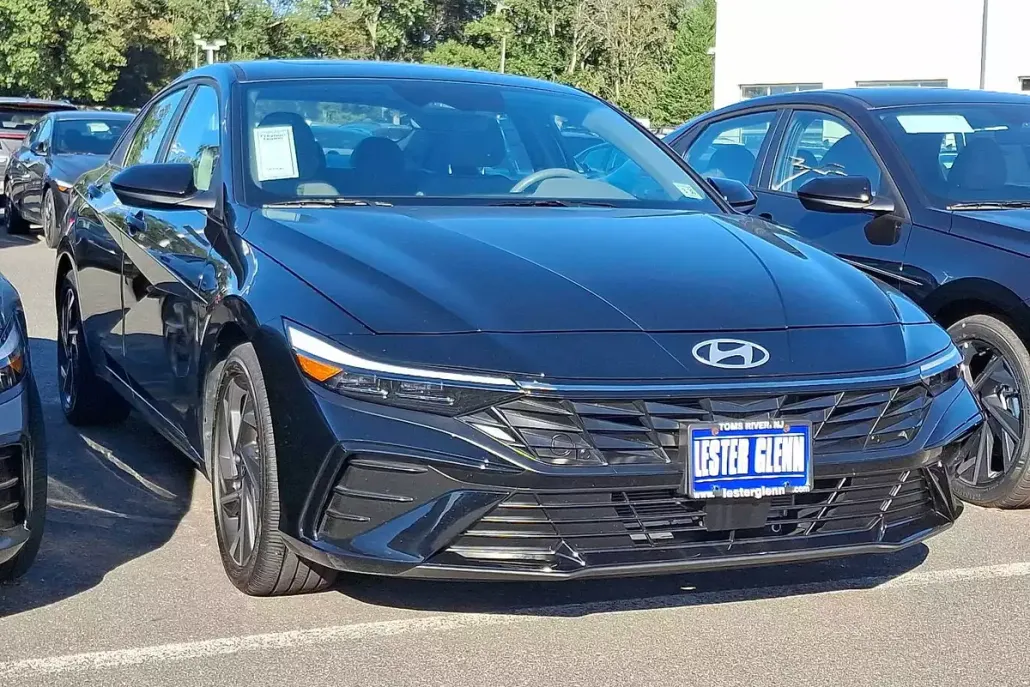 2025 Hyundai Elantra SEL Convenience photo 1