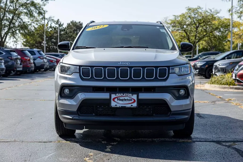2022 Jeep Compass Latitude photo 1