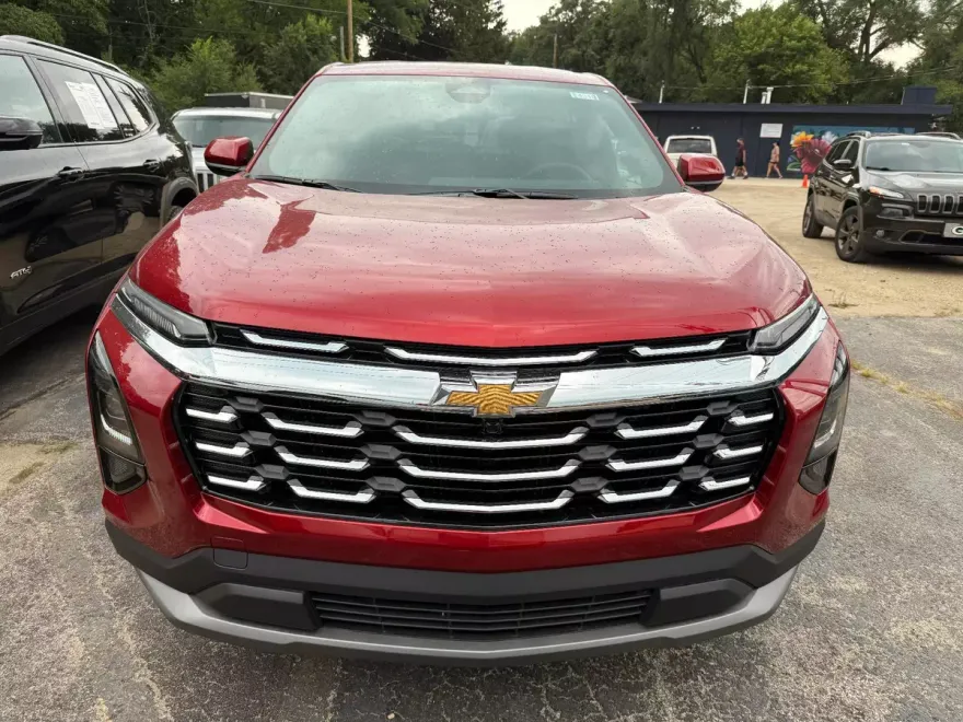 2026 Chevrolet Equinox LT photo 1